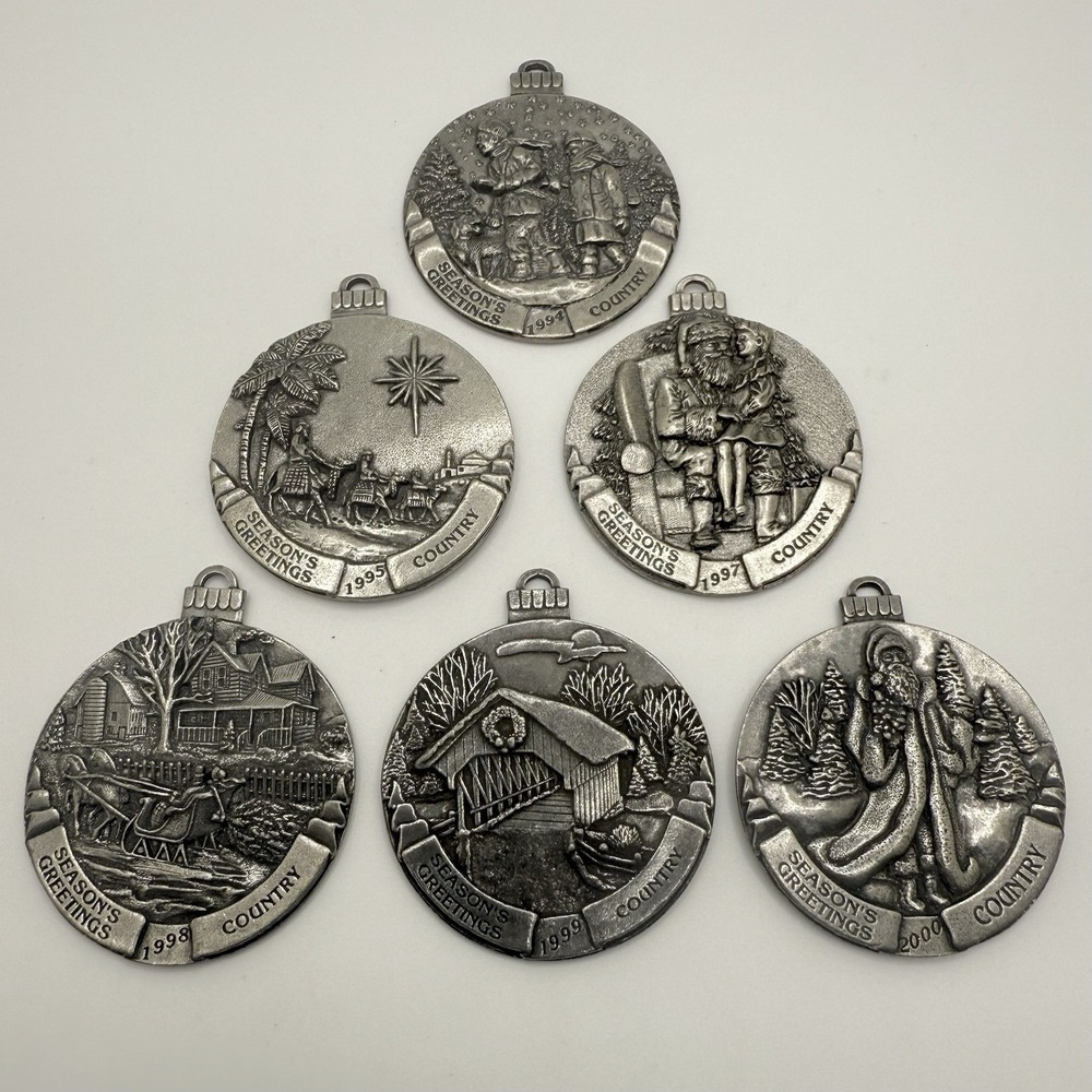Lot of Six‎ Christmas Ornaments Country Seasons Greetings 90s Y2K Medallion 2"